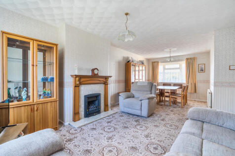 1385252-9-6925a79...