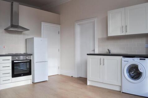 Apt 6, 12a Clarendon Road #658738 photo 3