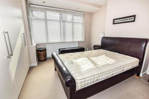 Berrylands, Raynes Park photo 5