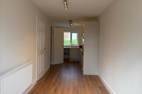 Burford, Brookside, Telford, TF3 photo 5