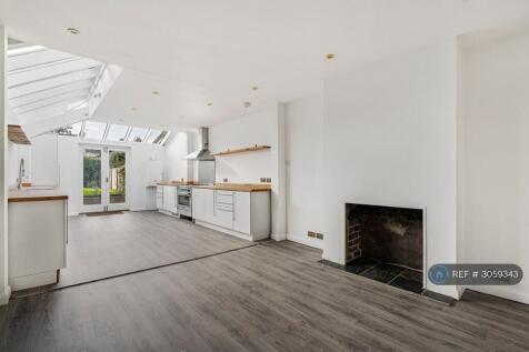 Kitchen &amp; Dining Room