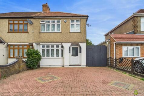 Presented by Nicoleta at EweMove Bexleyheath and D