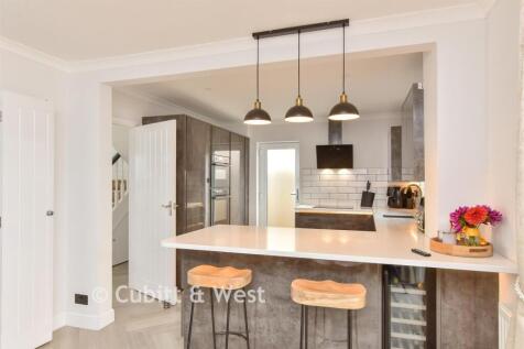 Kitchen/ Breakfast Room