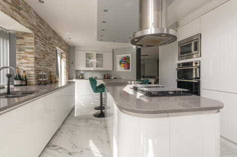 64 - 10 Bradfield...