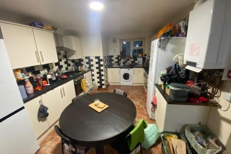 7 bedroom End Terrace for sale