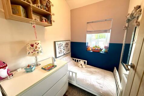 Bedroom 3/Cot Room