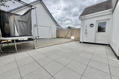 Rear/Exterior