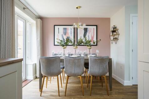 Dining spaces for family &amp; friends