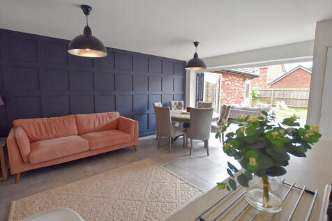 Dining Kitchen 6
