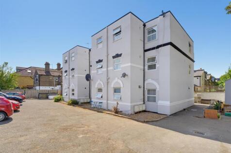 6 Astra Court.jpg