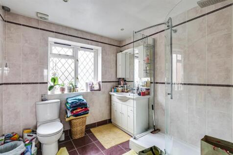 20 En-Suite Shower Room.jpg