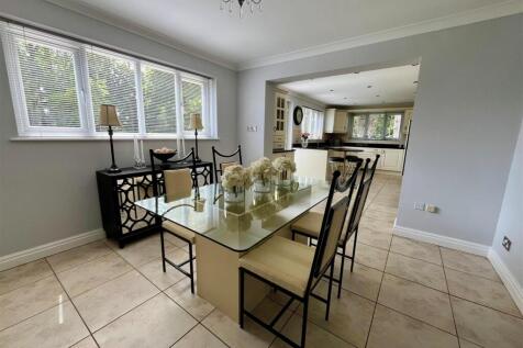 Dining Area into Kitchen.jpg