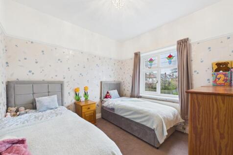 Bedroom:
