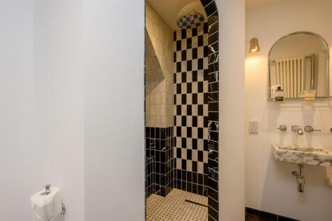 JACK AND JILL EN-SUITE