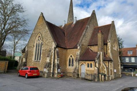 URC Weybridge church exterior car park and churc