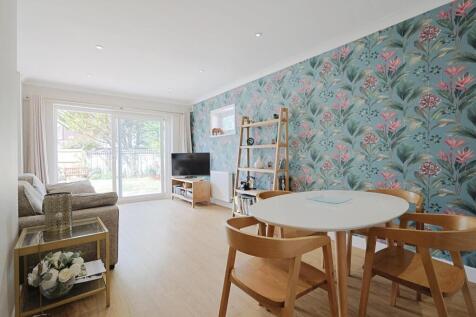 Sitting/Dining Room