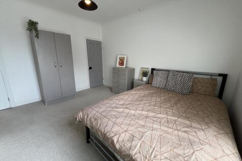 Kirkby St // 2 Bed // JULY 2027 photo 4