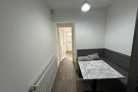 Kirkham Avenue, Manchester photo 5
