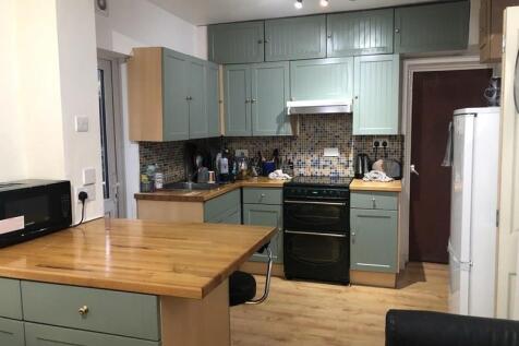 2 Bed Flat for Rent on Richard street