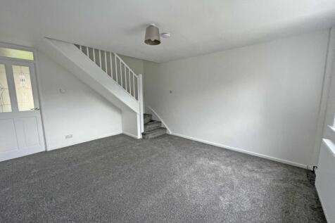 Chelsea Close, Shaw photo 3