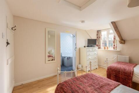 Garth Cottages 6-7 Bedroom 2-2.jpg