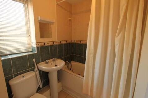 Teasel Crescent, Thamesmead, London photo 5