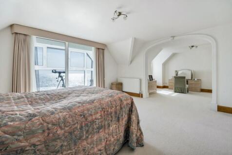 Principal Bedroom Suite