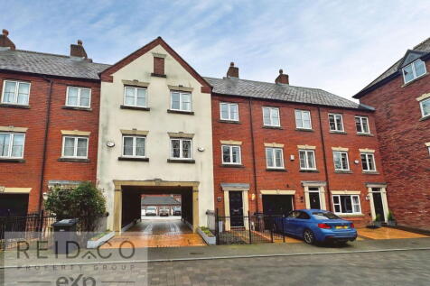 Preston, PR2 - property photo