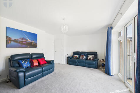 CAM03218G0-PR0689-STILL007