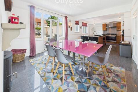 Kitchen / Dining ...