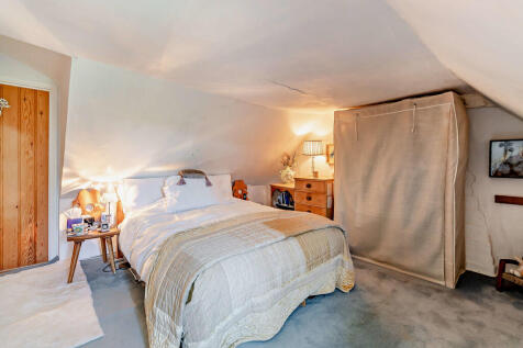 8655309-interior1...