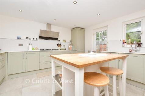 Kitchen/Dining Area