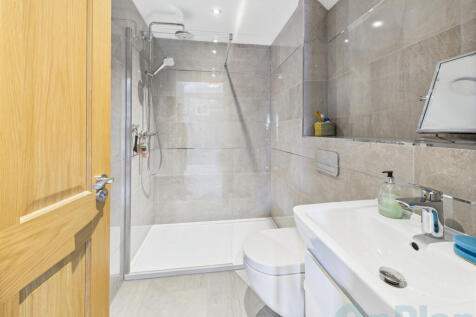 CAM04024G0-PR0028-STILL034