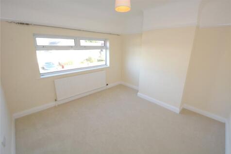Laurelhurst Avenue, Pensby, Wirral photo 4