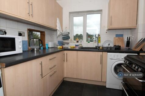 Deeds Grove, High Wycombe, HP12 photo 5
