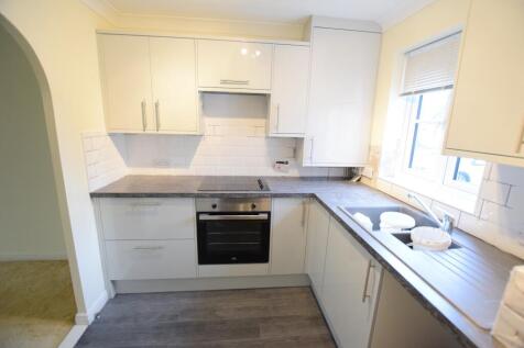 Vicarage Gardens, Hordle, Hampshire. SO41 0XJ photo 3