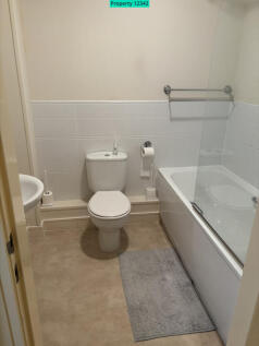 Main Bathroom with Shower