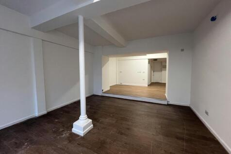 Retail Property (high street) to rent Image 6