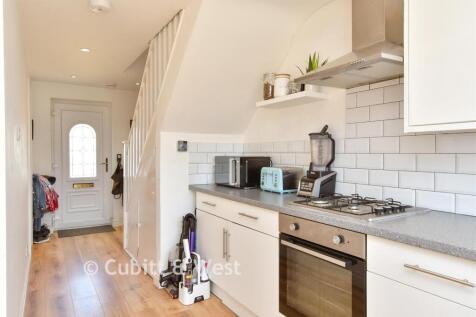 Kitchen/ Dining Room