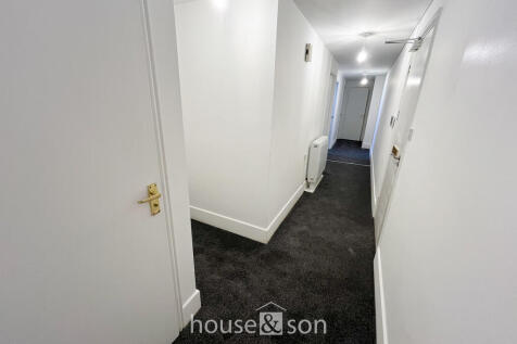 Latimer Court, Latimer Road photo 3