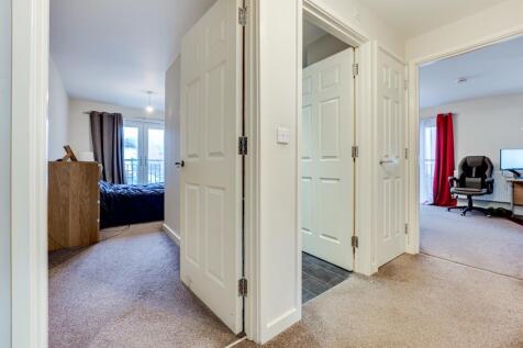 8 Charles Court, Railway View, Kettering-7.jpg