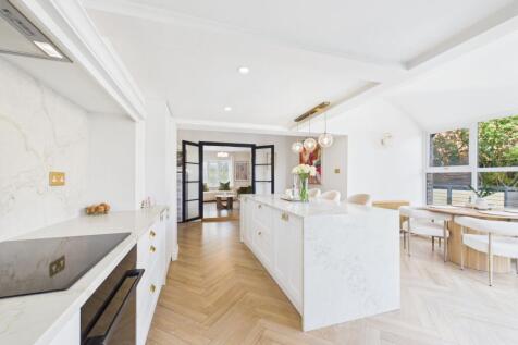 Entertaining Kitchen