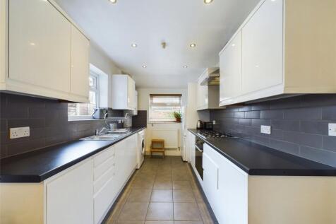 Fernleigh Avenue, Manchester, M19 photo 4