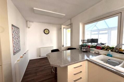 Whitehill Close, Camberley, Surrey, GU15 photo 5
