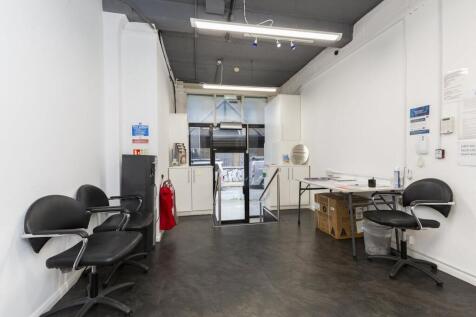 1 Hollybush Gardens  01.jpg