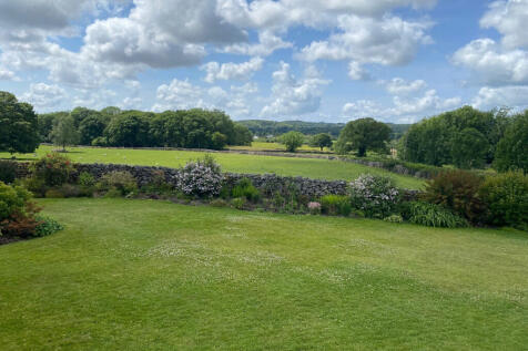 Garden and countr...