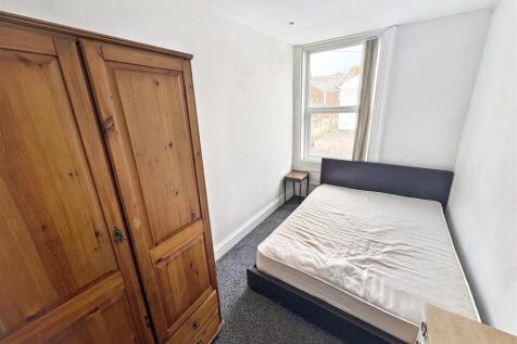 Bedroom 2 (13).jpg