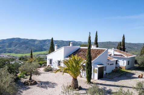 Cortijo-Pool-Riogord