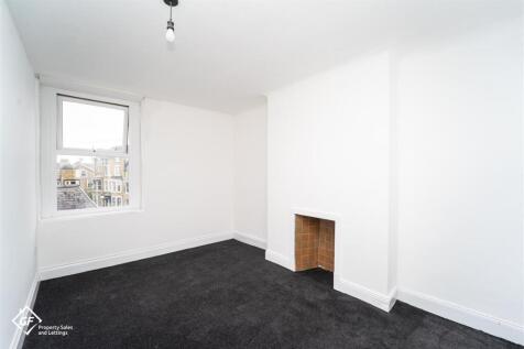 Flat 2 -1-2 Marine Road West, Morecambe photo 4