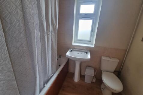 14 St Margarets Road, Leamington Spa photo 4